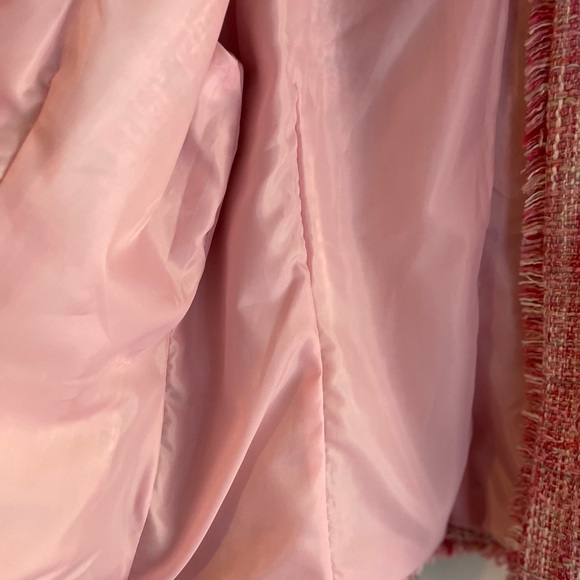 Pink tweed, Chanel-like jacket. - Picture 4 of 8
